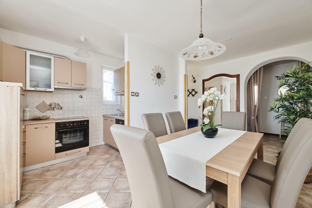 Apartment Ana 브르토니글라 외부 사진